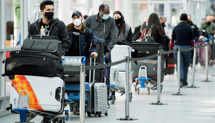 آزمایش اجباری کرونا برای مسافران کانادا