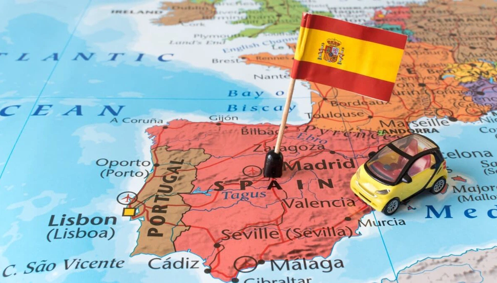 اخذ اقامت اسپانیا از طریق تمکن مالی.jpg